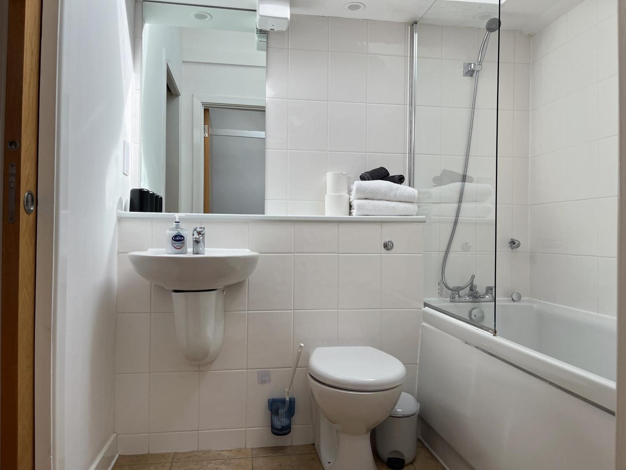 Ferienwohnung 2 Bed 2 Bath With Private Parking EDI Exterior foto